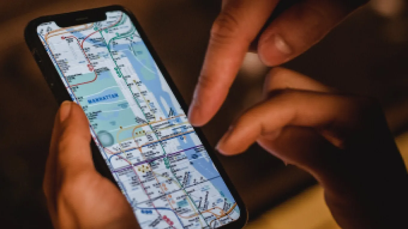 telefono con mapa